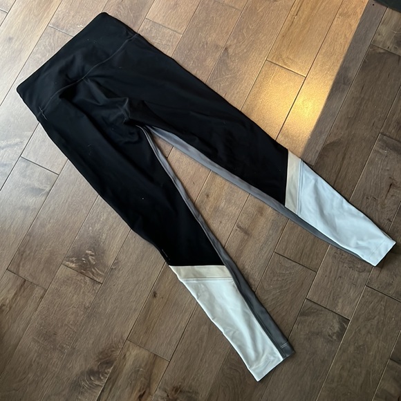 (2/$20) Mondetta black high waisted leggings XS - Picture 3 of 4